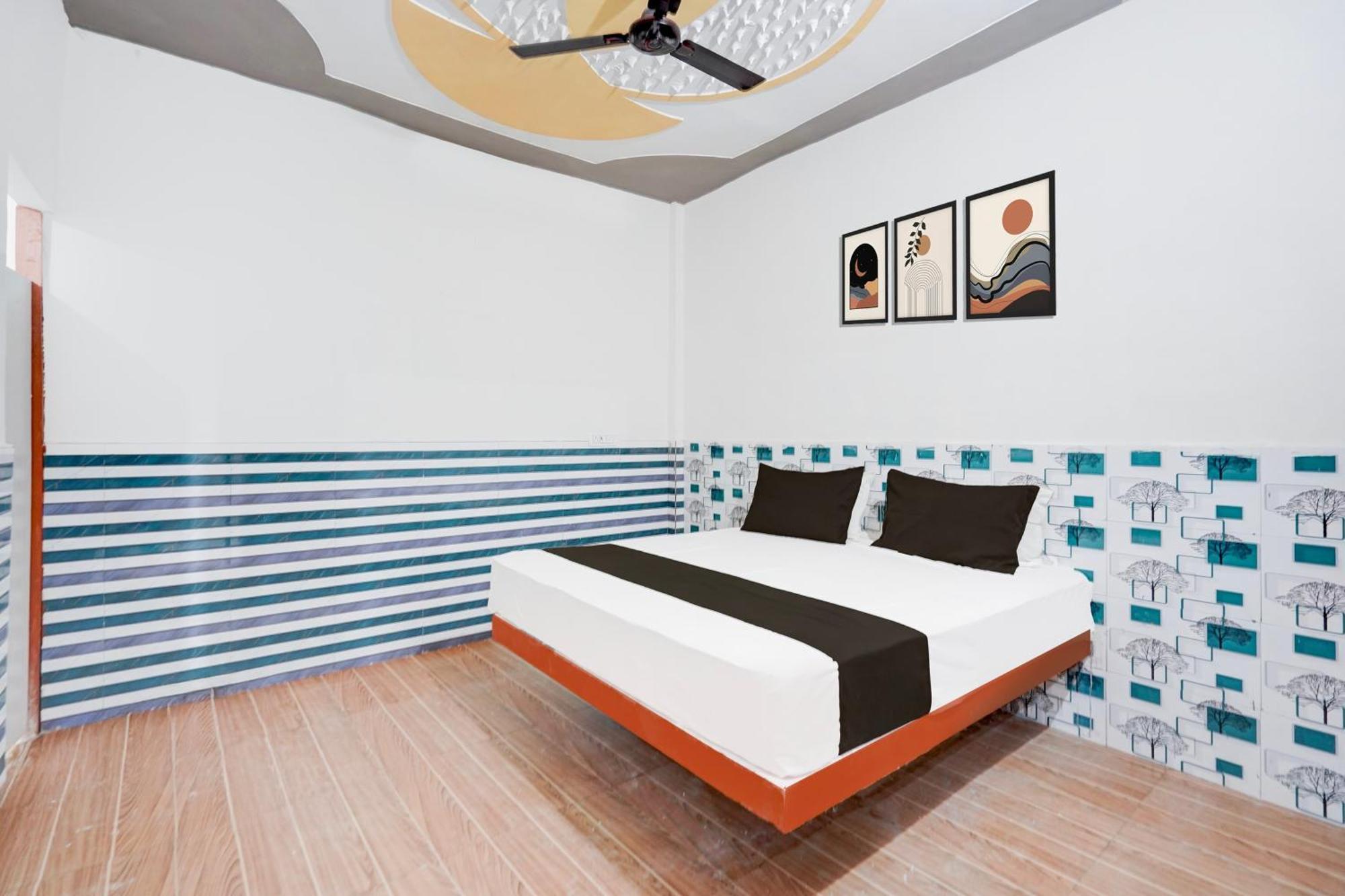Hotel O Golden Bird Нойда Экстерьер фото
