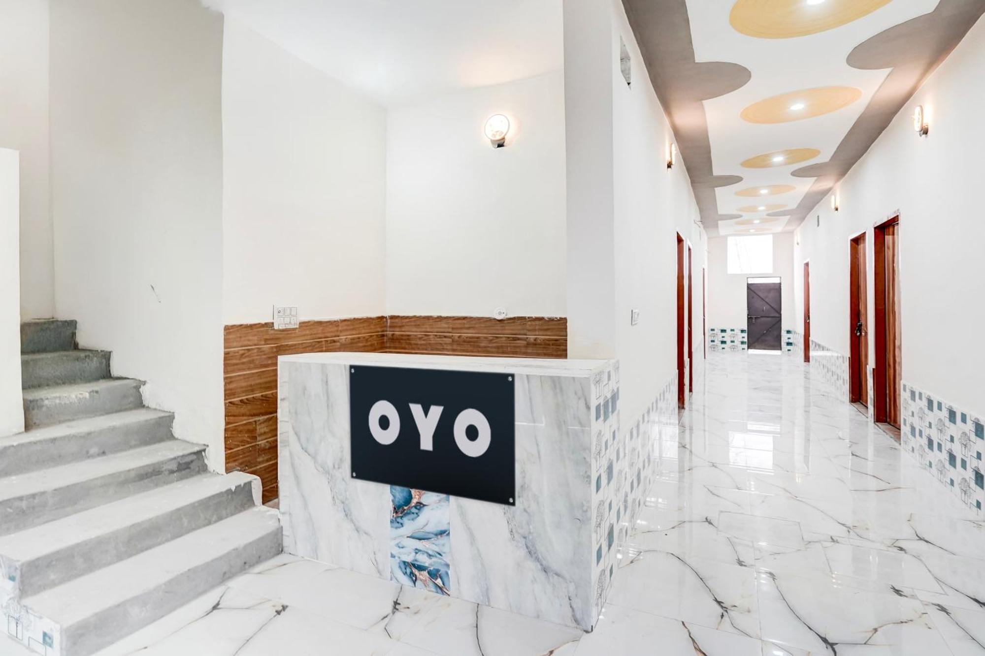 Hotel O Golden Bird Нойда Экстерьер фото